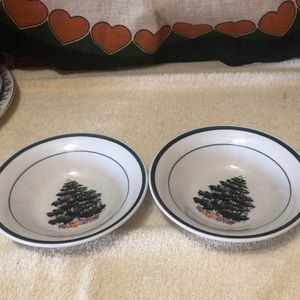 NWOT - Holly Tree by Totally Today Set of 2 Coupe Soup Bowls 7 5/8”